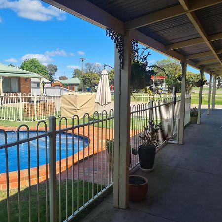 Regency Court Motel Cobram Esterno foto
