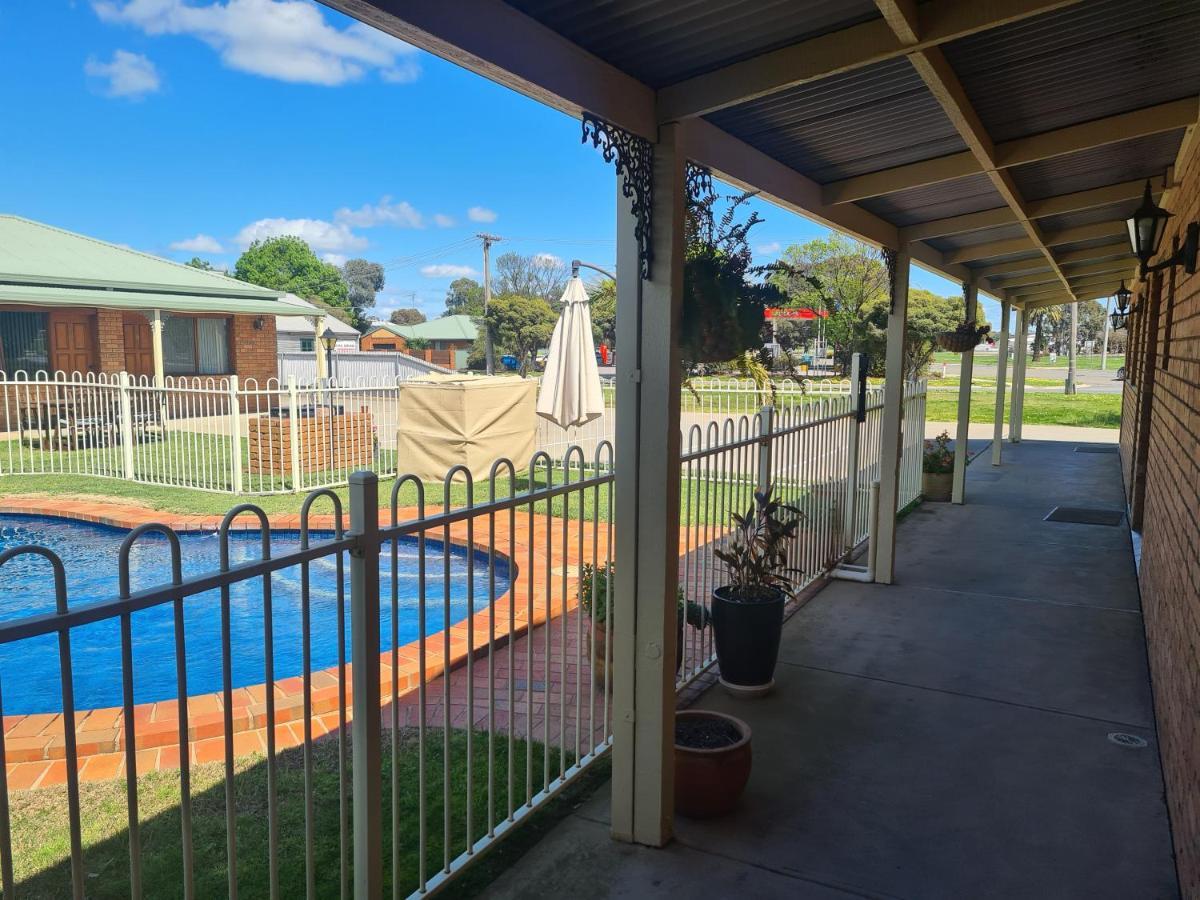 Regency Court Motel Cobram Esterno foto