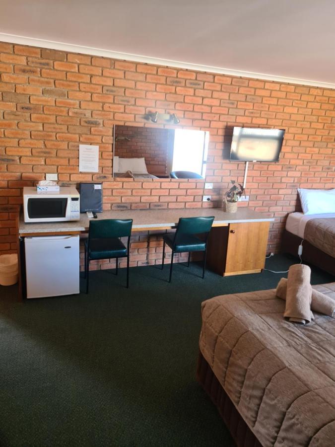 Regency Court Motel Cobram Esterno foto