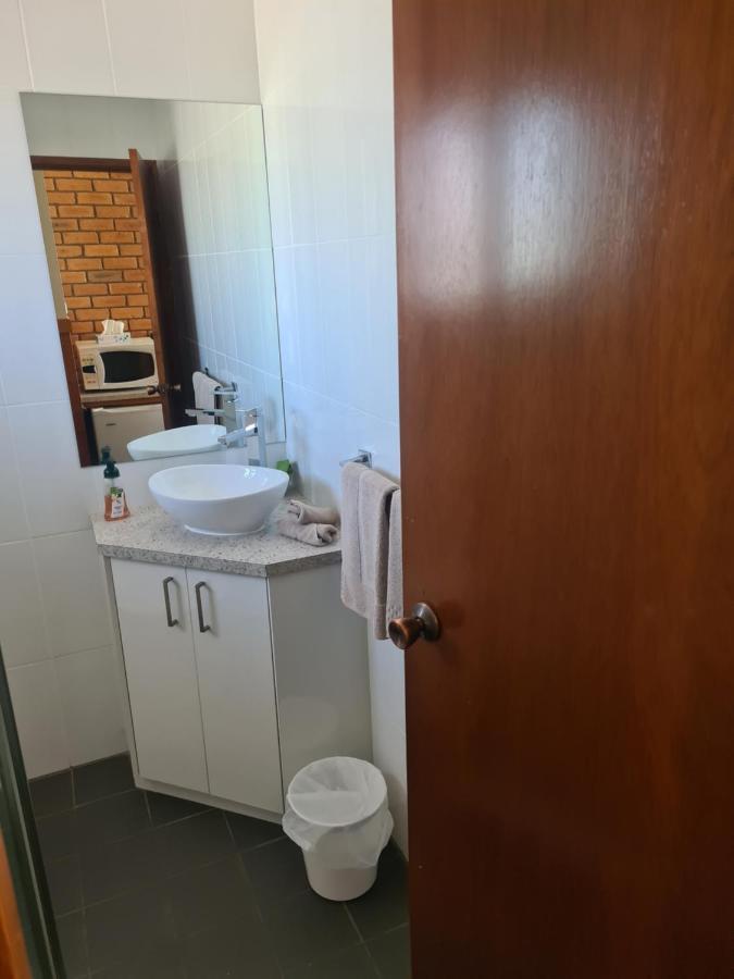 Regency Court Motel Cobram Esterno foto