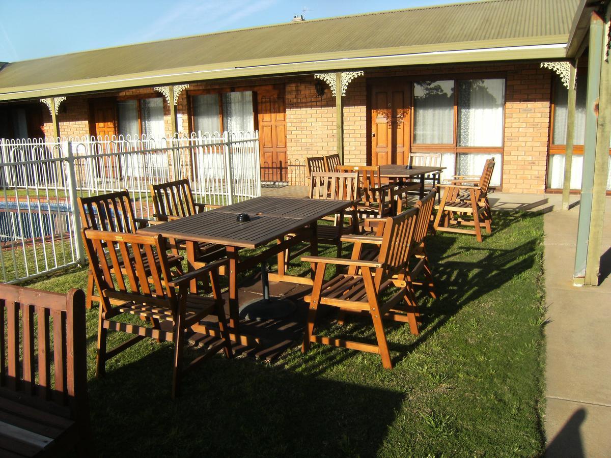 Regency Court Motel Cobram Esterno foto