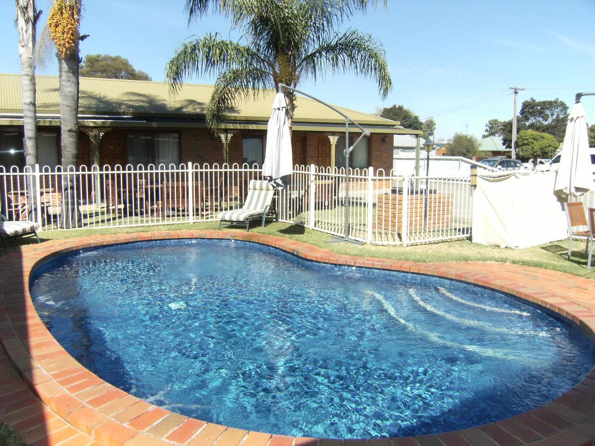 Regency Court Motel Cobram Esterno foto